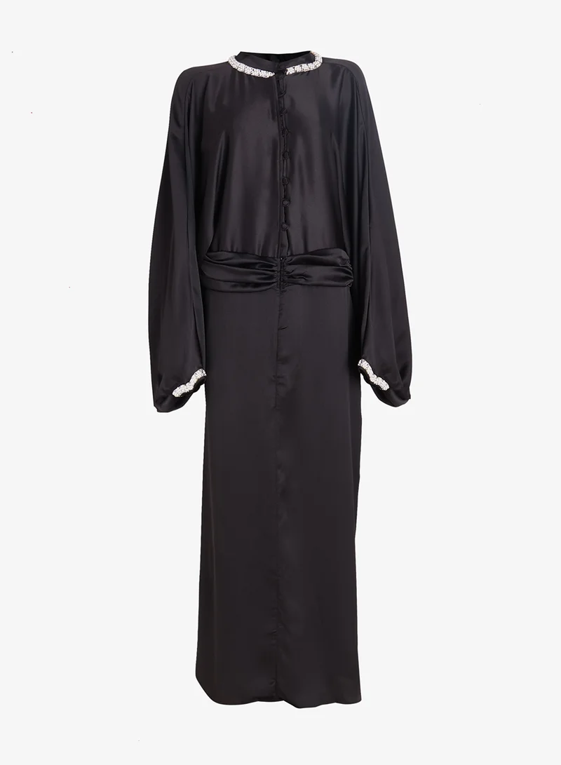 خزانة فستان مقاس كبير بياقة مزينة